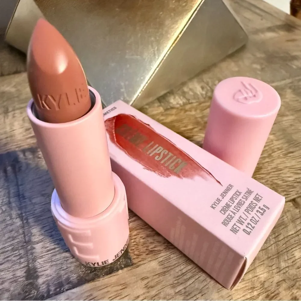 Kylie Cosmetics chic nude